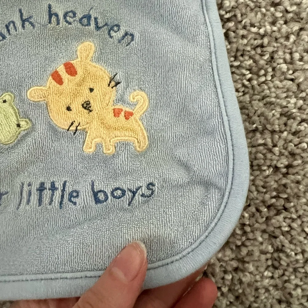 🔵CARTER’S: Baby boy one size, “thank Heaven for little boys” bib, preowned🔵